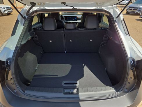 Used 2026 Nissan Kicks SR w/ SR Premium Package FWD image 12