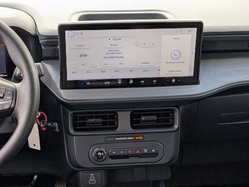 Used 2025 Ford Maverick XL image 13