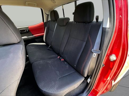 Used 2016 Toyota Tacoma SR5 w/ Towing Package RWD image 21