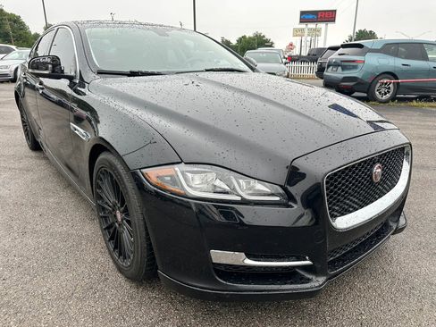 Used 2016 Jaguar XJ R-Sport RWD image 30