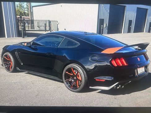 Used 2017 Ford Mustang Shelby GT350R w/ GT350R Equipment Group 920A RWD image 5