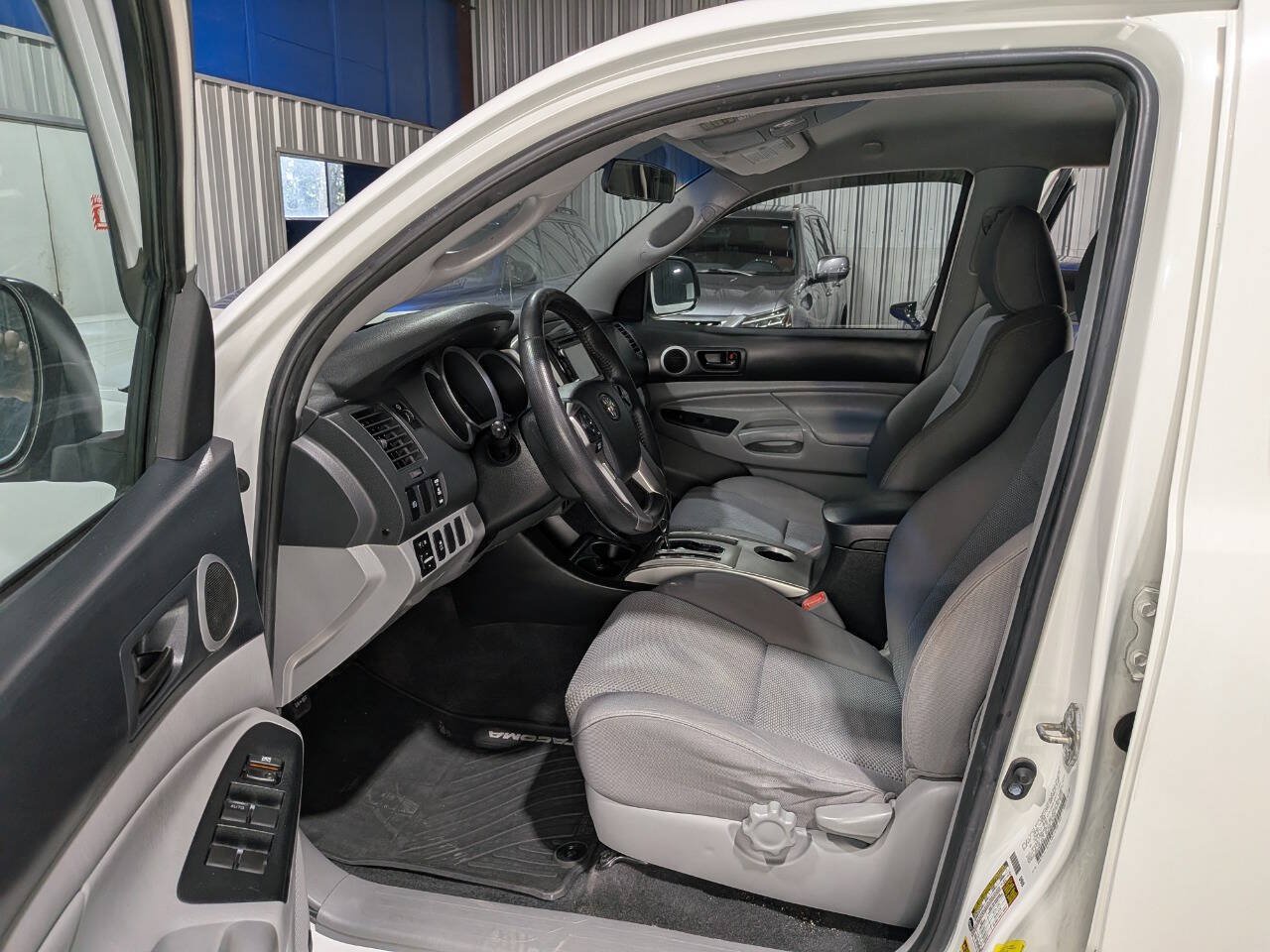 Used 2015 Toyota Tacoma PreRunner w/ TRD Sport Package RWD image 19