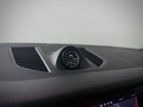 New 2026 Porsche Macan Turbo image 31