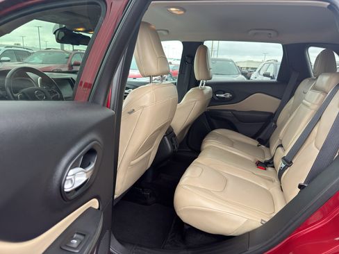 Used 2016 Jeep Cherokee Limited AWD/4WD image 29