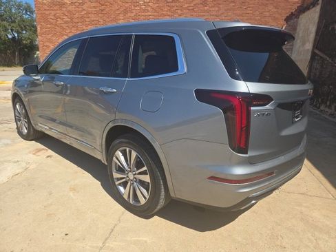 Certified 2025 Cadillac XT6 Premium Luxury image 5