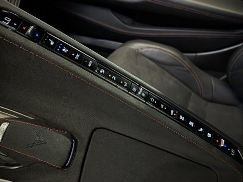 Used 2024 Chevrolet Corvette Stingray Premium Cpe w/ Z51 Performance Package RWD image 9