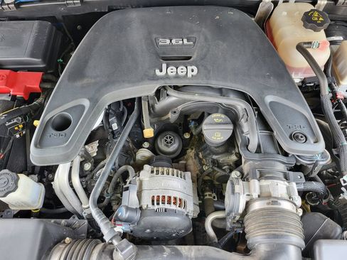 Used 2020 Jeep Gladiator Overland AWD/4WD image 34