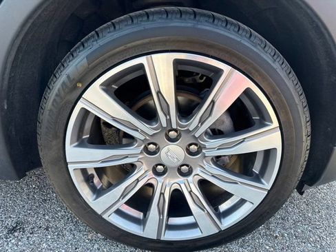 Used 2023 Cadillac XT4 Premium Luxury w/ Technology Package AWD/4WD image 10