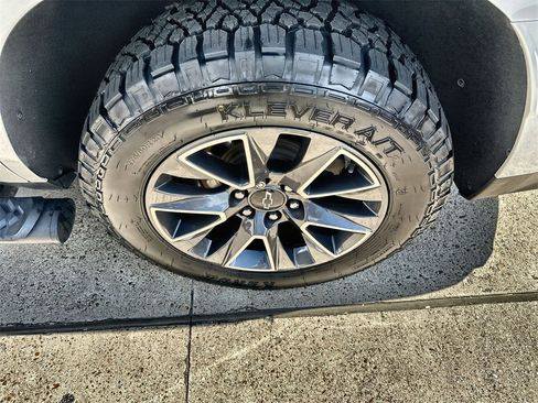 Used 2022 Chevrolet Tahoe Z71 w/ Luxury Package image 12