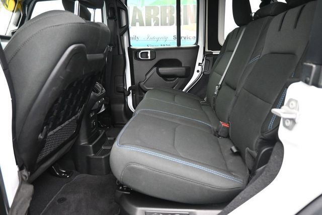 Used 2022 Jeep Wrangler Unlimited Rubicon 4xe AWD/4WD image 9