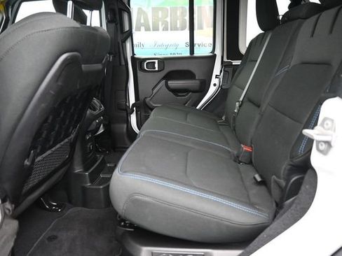 Used 2022 Jeep Wrangler Unlimited Rubicon 4xe AWD/4WD image 9