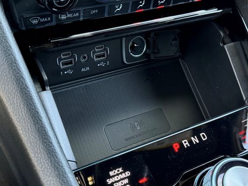 New 2025 Jeep Grand Cherokee Overland w/ Adv Protech Group III image 36