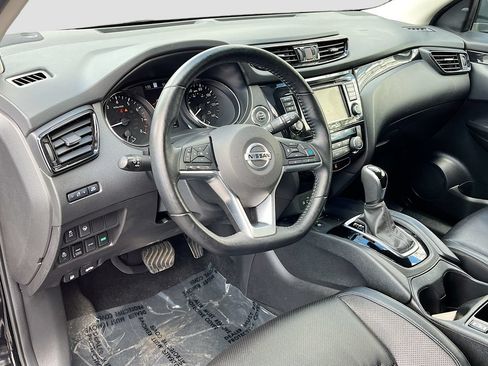 Used 2022 Nissan Rogue Sport SL AWD/4WD image 9
