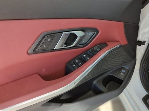 Used 2025 BMW 330i xDrive Sedan w/ Convenience Package image 18