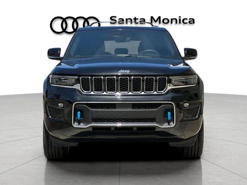 Used 2023 Jeep Grand Cherokee Overland w/ Luxury Tech Group IV AWD/4WD image 10