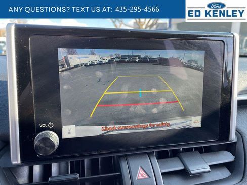 Used 2025 Toyota RAV4 LE image 9