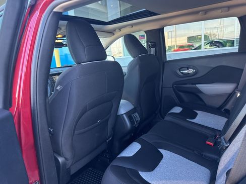 Used 2014 Jeep Cherokee Latitude w/ Comfort/Convenience Group image 15