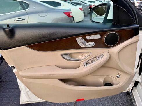 Used 2018 Mercedes-Benz C 300 C 300 image 12