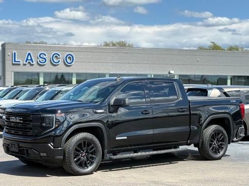 Used 2022 GMC Sierra 1500 Elevation w/ LPO, Elevation Black Package AWD/4WD image 1