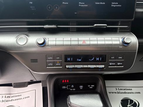 Used 2025 Hyundai Kona SEL FWD image 24