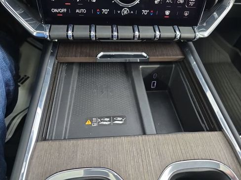 Used 2024 GMC Acadia Denali w/ Super Cruise Package image 22