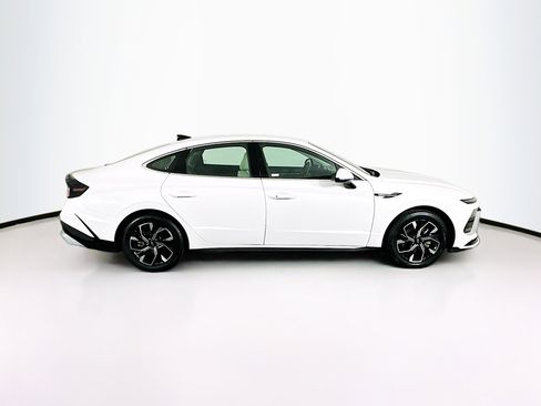 Used 2025 Hyundai Sonata SEL FWD image 10
