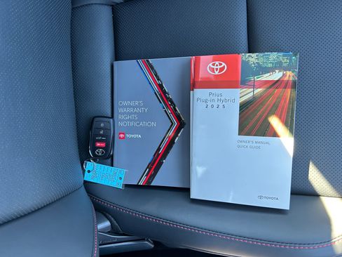 Used 2025 Toyota Prius Plug-In Hybrid w/ Limited Premium Package image 21