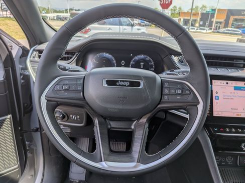 New 2026 Jeep Grand Cherokee L Limited AWD/4WD image 18