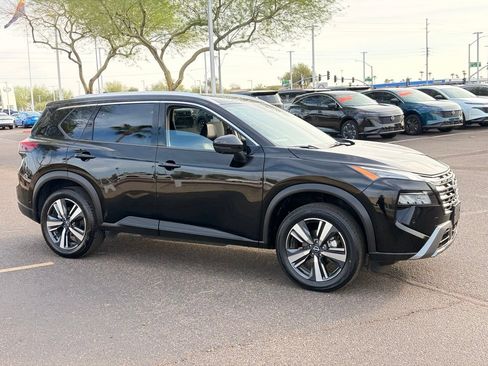 Certified 2026 Nissan Rogue SL FWD image 5