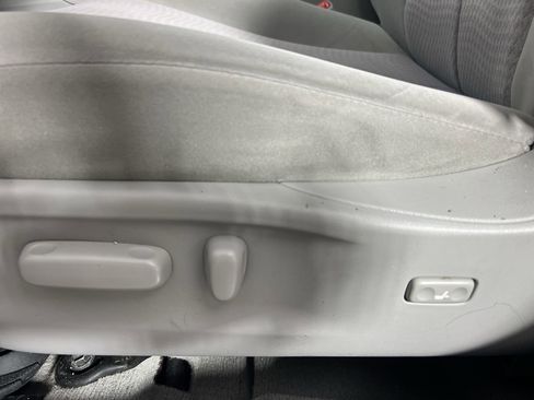 Used 2010 Toyota Camry LE FWD image 15