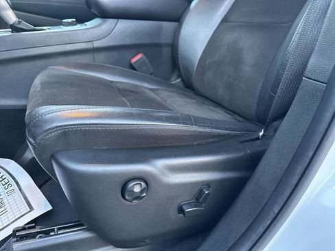 Used 2020 Jeep Grand Cherokee Laredo w/ Quick Order Package 2BN North image 16