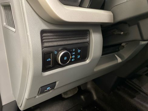 New 2026 Ford F250 XL w/ XL Chrome Package image 17