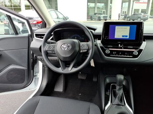Used 2026 Toyota Corolla LE FWD image 10