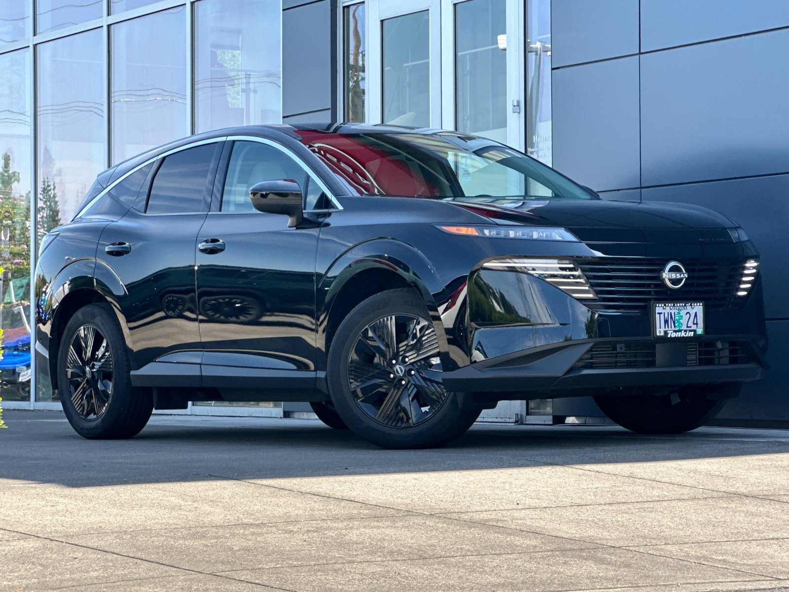 Used 2025 Nissan Murano SV AWD/4WD image 2
