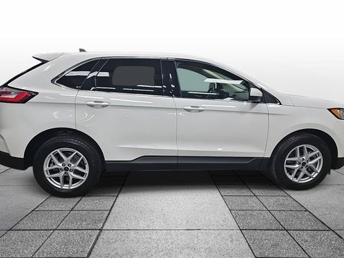 Used 2022 Ford Edge SEL w/ Convenience Package image 4