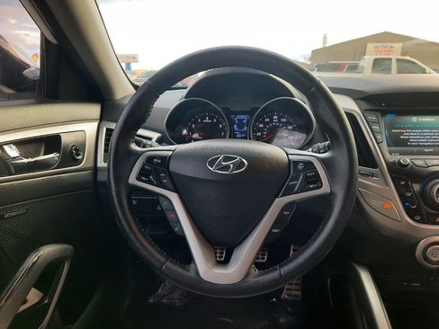 Used 2012 Hyundai Veloster w/ Style Pkg image 10