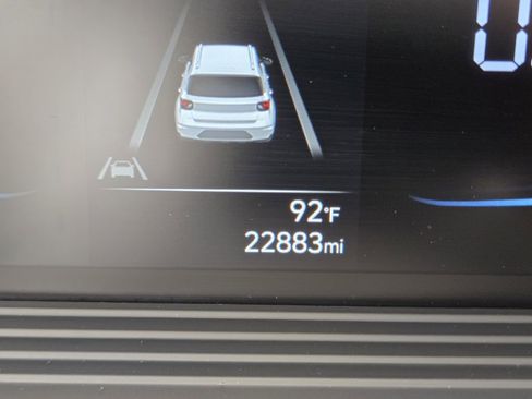Used 2023 Hyundai Venue Limited w/ Cargo Package FWD image 18