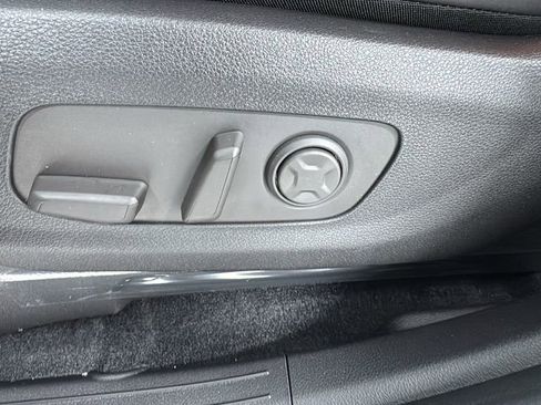 New 2026 Kia Carnival EX FWD image 11