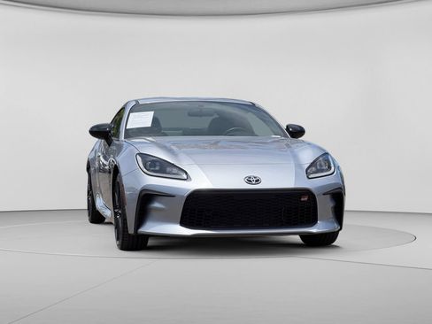 Used 2024 Toyota GR86 Premium RWD image 4