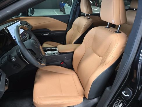 Used 2024 Lexus RX 350 Premium w/ Accessory Package (Z1) FWD image 5
