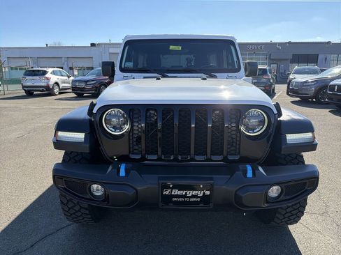 Used 2023 Jeep Wrangler Unlimited w/ Cold Weather Group image 9