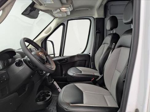 Used 2023 RAM ProMaster 2500 w/ Convenience Group FWD image 13