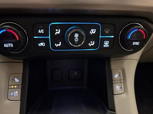 Used 2019 GMC Acadia Denali w/ Technology Package AWD/4WD image 21