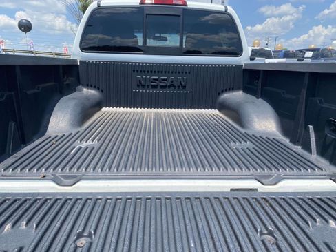 Used 2015 Nissan Frontier Desert Runner RWD image 10