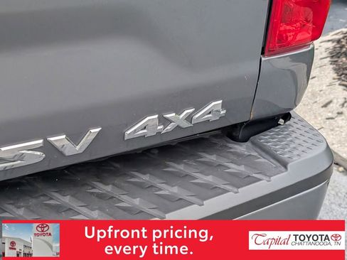 Used 2021 Nissan Titan SV w/ SV Convenience Package AWD/4WD image 8