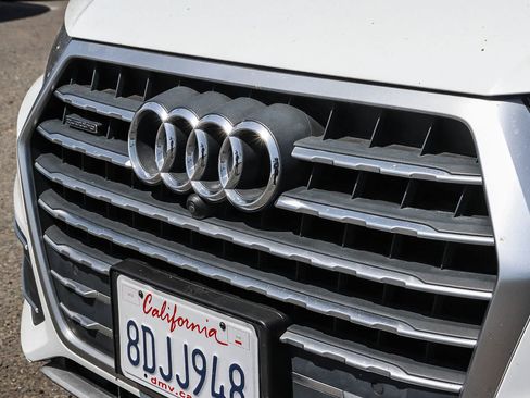 Used 2018 Audi Q7 3.0T Prestige w/ Prestige Package AWD/4WD image 3