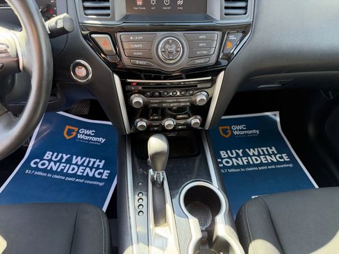 Used 2020 Nissan Pathfinder SV image 26