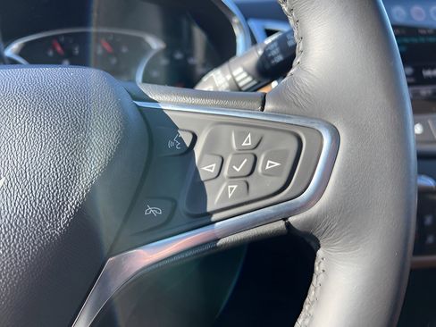 Used 2018 Chevrolet Equinox Premier image 18