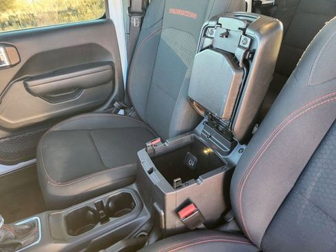 Used 2022 Jeep Gladiator Rubicon w/ Cold Weather Group image 26