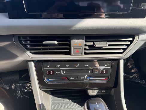 New 2026 Volkswagen Jetta SE FWD image 19